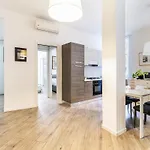 Two-room 5 Minutes' Walk From The Historic Center Lägenhet