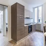 Lägenhet Two-room 5 Minutes' Walk From The Historic Center *