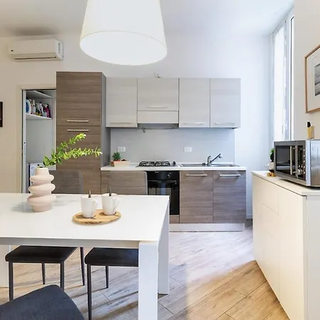 Two-room 5 Minutes' Walk From The Historic Center * Como